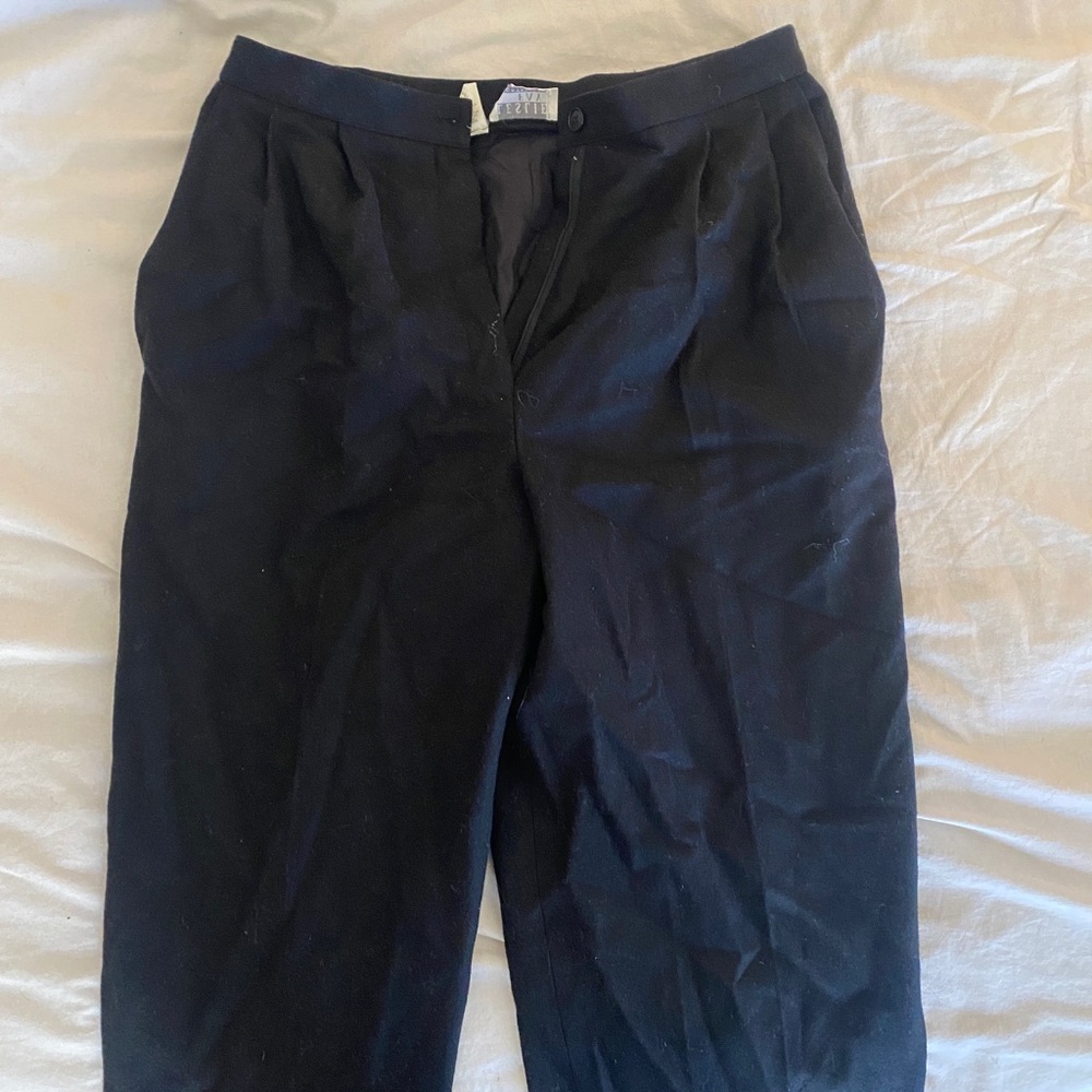Leslie Fay. Size S/M. Great condition. Wool pants.